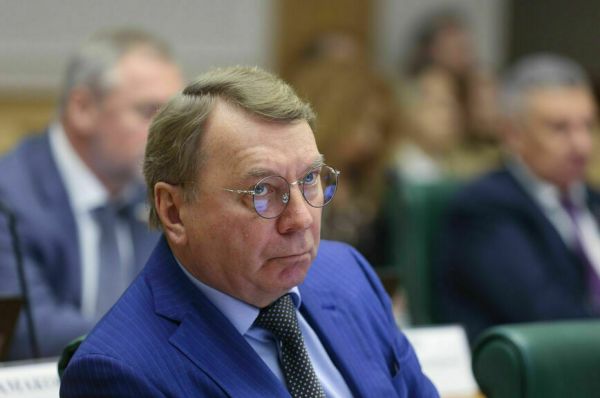 Из России выдачи нет: иностранцев, служащих по контракту, хотят защитить от депортации