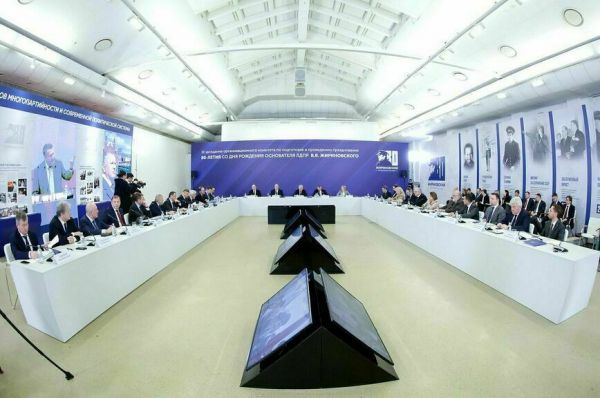 Автопробег и почтовые марки: как отметят юбилей Жириновского