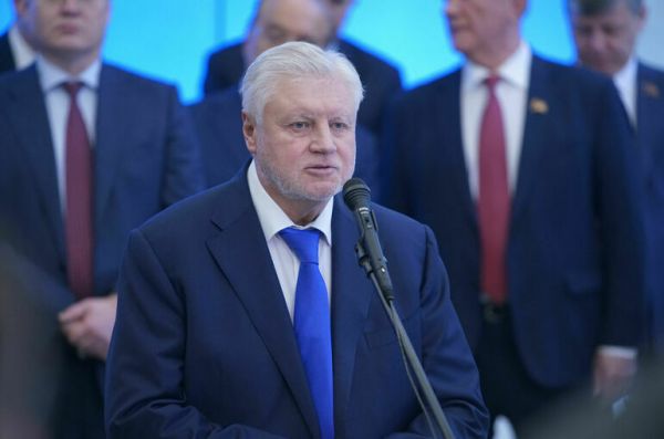 Депутат Миронов: Латвия &laquo;пробила очередное дно&raquo; штрафами за салют по времени Москвы