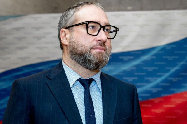 Агитацию с созданными нейросетями изображениями людей хотят запретить