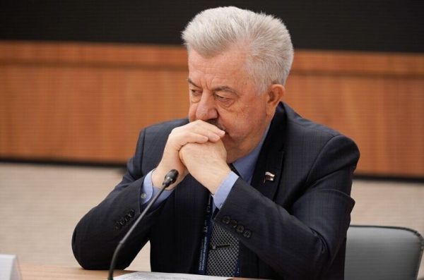 Депутат объяснил, почему Зеленский никогда не согласится на мир с Россией Депутат объяснил, почему Зеленский никогда не согласится на мир с Россией