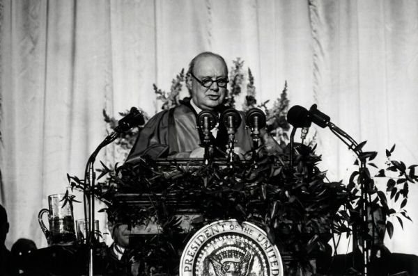 Фултонская речь: как Черчилль железный занавес опустил