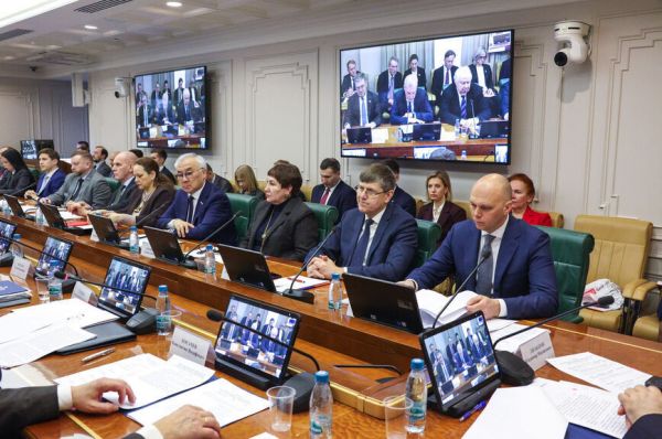 НАТО и Евросоюз хотят усложнить жизнь Калининграду