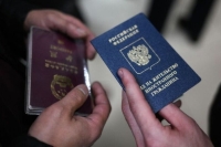 Депутат Журавлев: Гражданство важно давать тем, кто делает осознанный выбор в пользу России Депутат Журавлев: Гражданство важно давать тем, кто делает осознанный выбор в пользу России