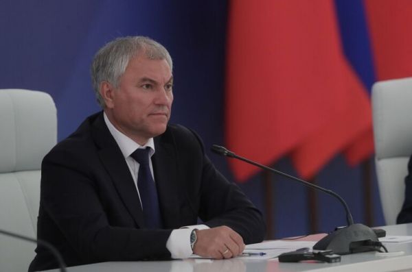 Володин: Число европейцев, желающих переехать в Россию, растет Володин: Число европейцев, желающих переехать в Россию, растет