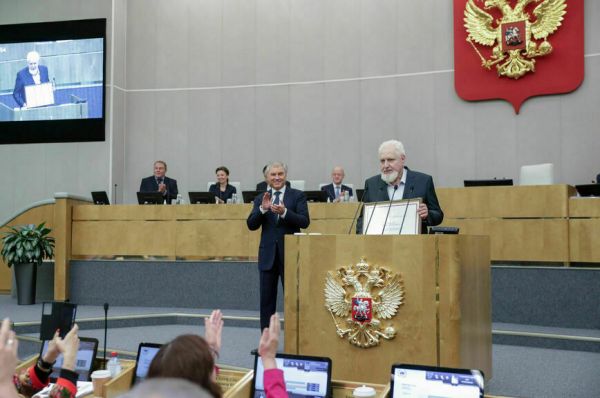 Откуда у депутатов и сенаторов значки появились Откуда у депутатов и сенаторов значки появились