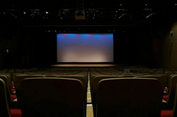 Перед фильмами в кинотеатрах предлагают показывать ролики о бойцах СВО Перед фильмами в кинотеатрах предлагают показывать ролики о бойцах СВО